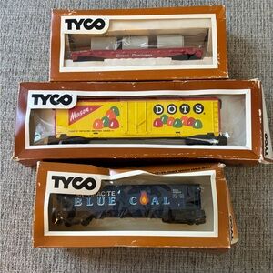 TYCO HO Scale Trains 3 Car Lot